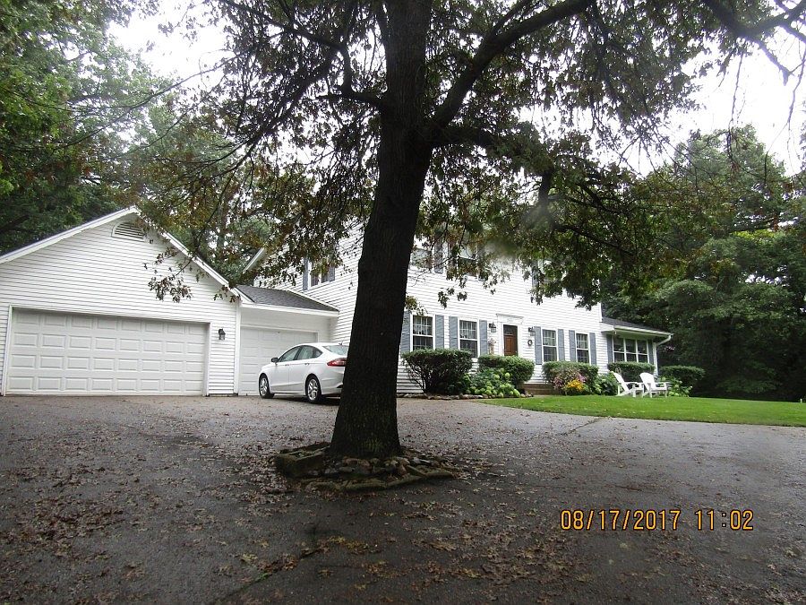 1st image of 2801 Woods Trl S