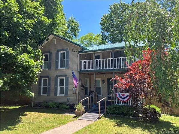 10296 Ridge Rd, Medina, NY 14103