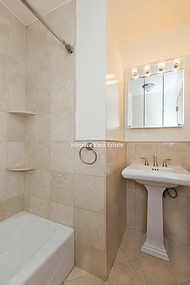 Rented by Mirador Real Estate | media 36