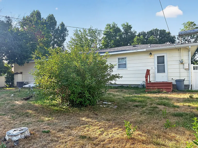 1346 Janie St — Photo 17
