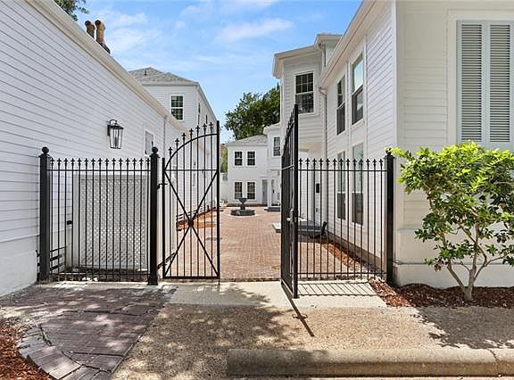 3rd image of 918 Foucher St Unit 3