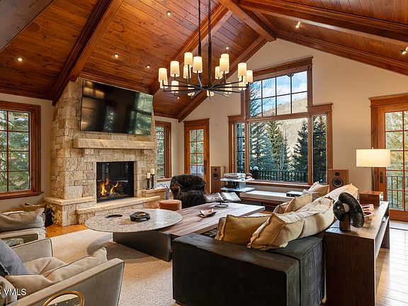 3rd image of 325 Forest Rd