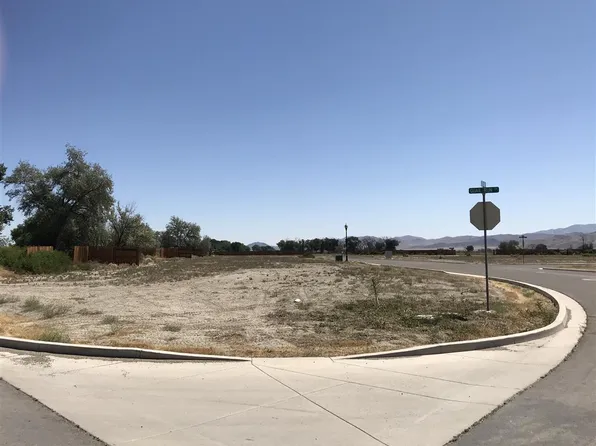 400 Deer Run Rd, Yerington, NV 89447