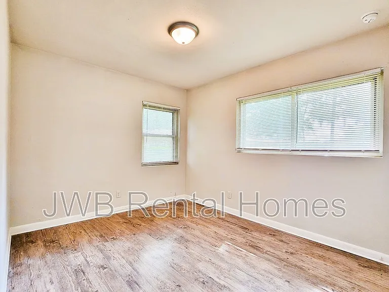 6609 Granville Pl — Photo 8