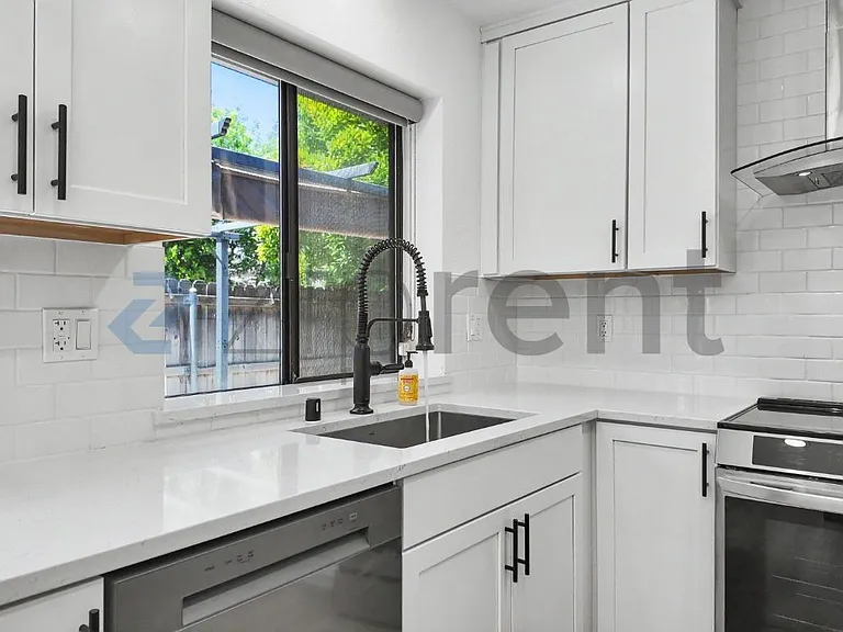 691 Cutting Way — Photo 21