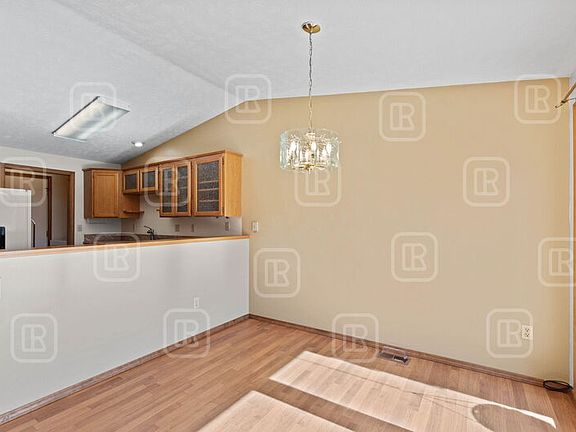 5th image of 3926 S Alder Cir #1