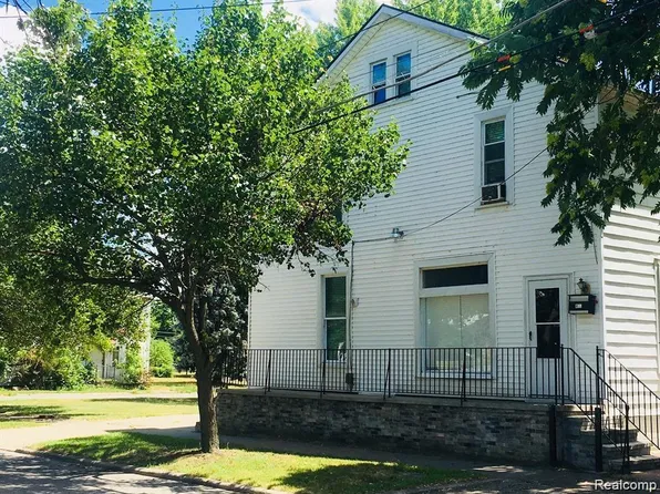 111 Kibbee St, Mount Clemens, MI 48043