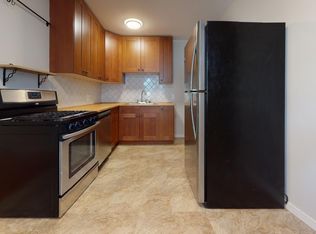 917 22nd Ave SE, Minneapolis, MN 55414