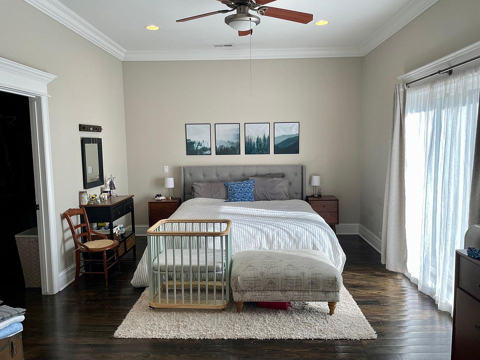 1st image of 3726 N Lincoln Ave #2S