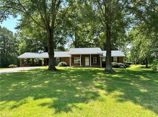 246 Pin Oak Dr, Winston Salem, NC 27127