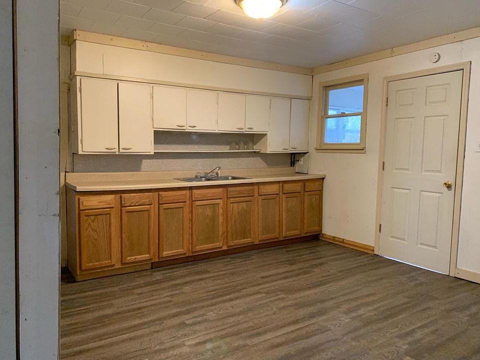2nd image of 213 S 20th St