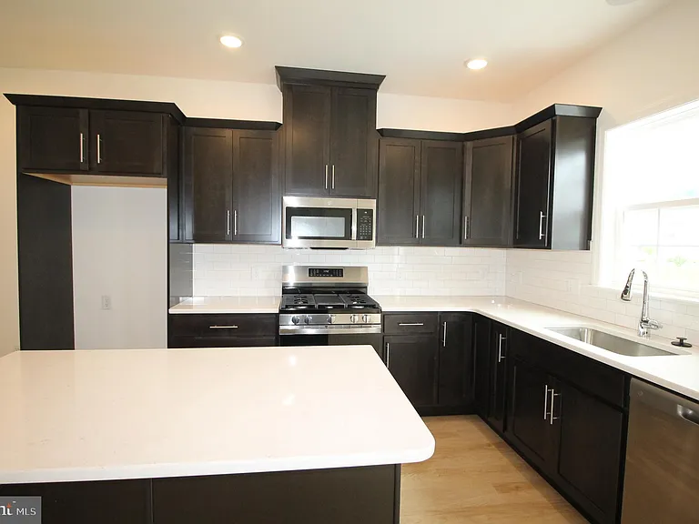 2445 Spring Water Cir — Photo 5