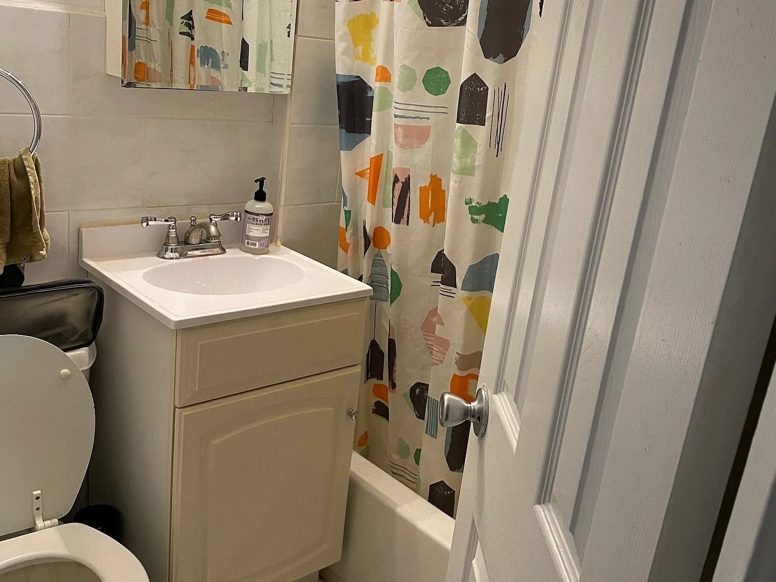 542 East 11th Street — Photo 4