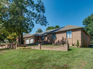 1937 E Nottingham St, Springfield, MO 65804