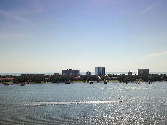 5th image of 146 Sea Isle Cir