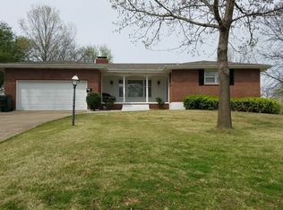706 Park Hill Dr, Nevada, MO 64772