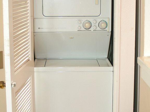 Newer Stackable washer/dryer