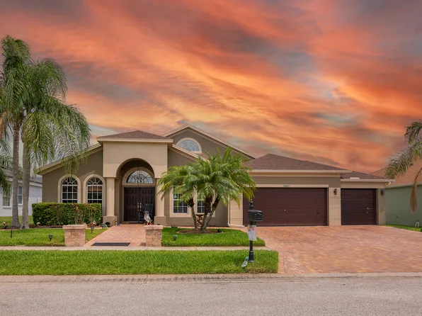 10327 Meadow Crossing Dr, Tampa, FL 33647