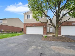 16560 Willow Walk Dr, Lockport, IL 60441