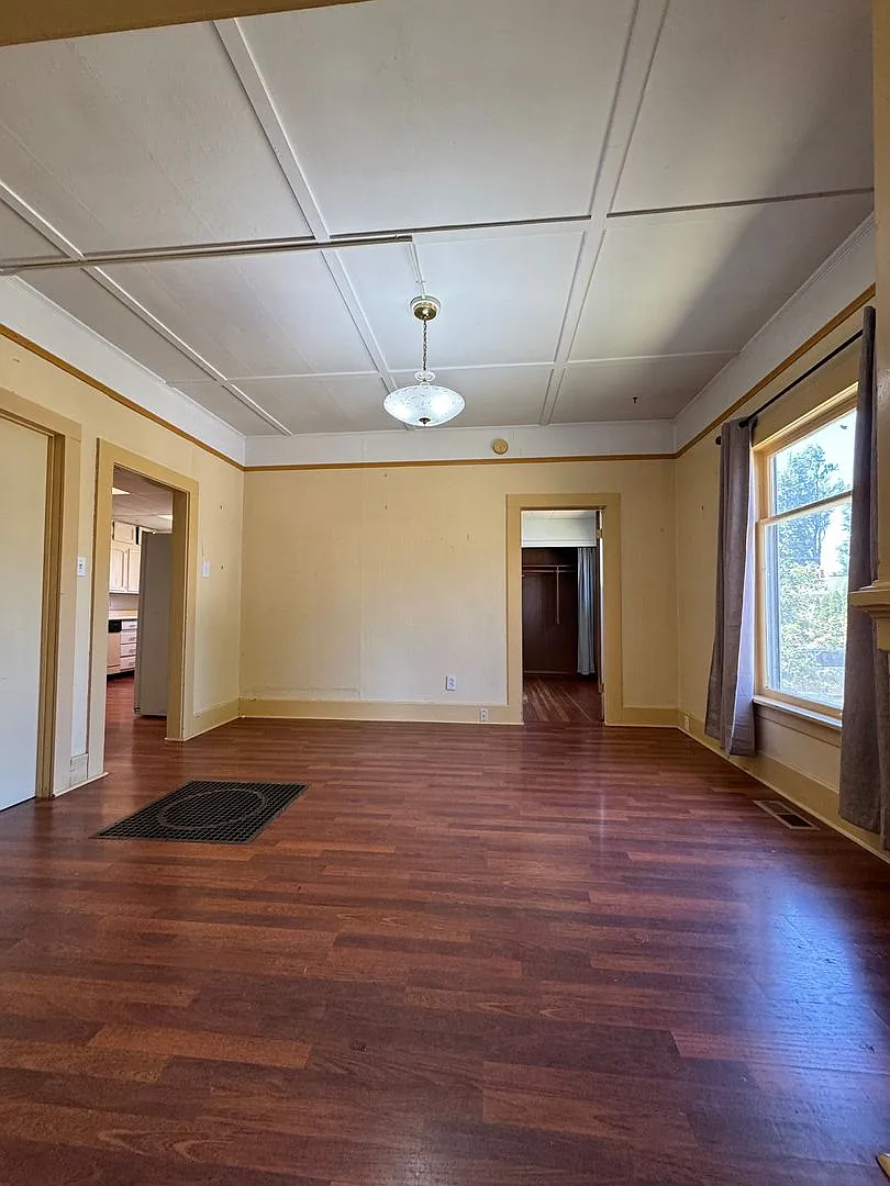 509 N. Cle Elum St — Photo 4