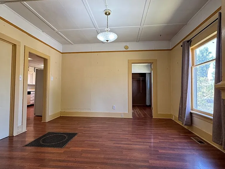 509 N Cle Elum St — Photo 4