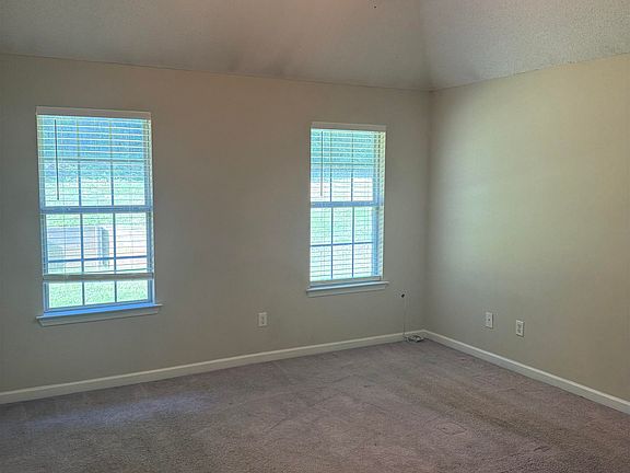 2nd image of 10389 Redmond Dr
