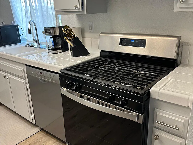 749 E Avenue J9 — Photo 10