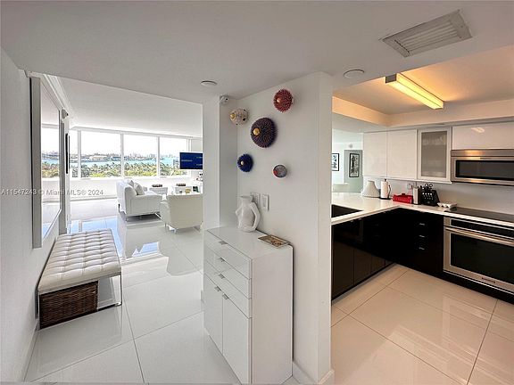 3rd image of 400 S Pointe Dr APT 605