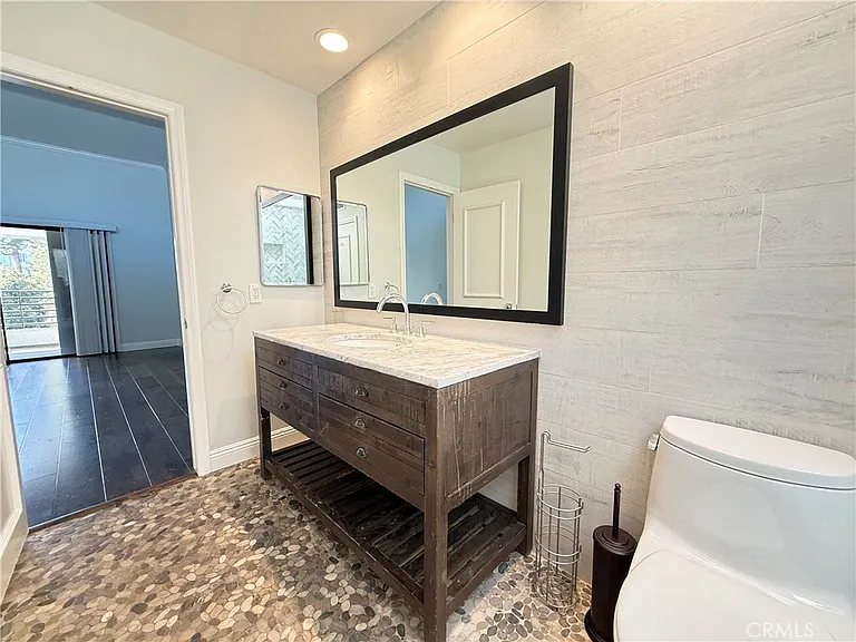260 Cagney Ln #317 — Photo 12