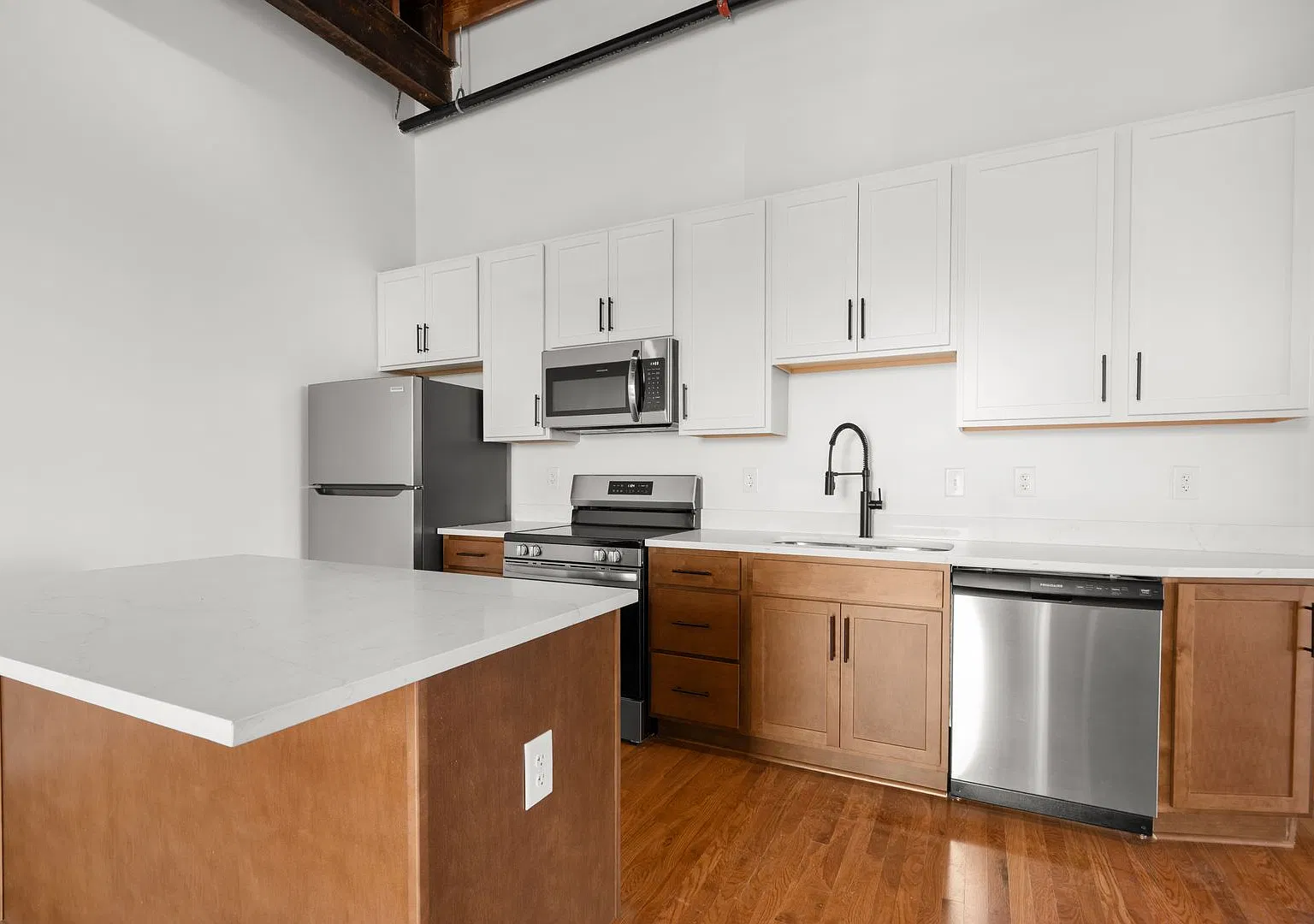 2033 W Broad St — Photo 4