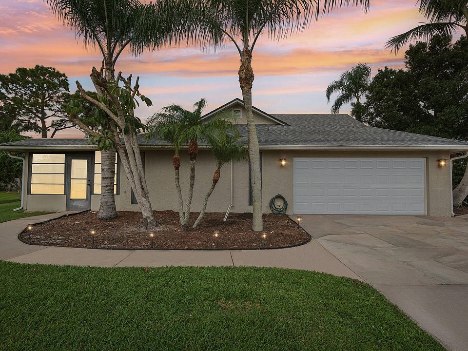 1st image of 1198 SE Menores Avenue