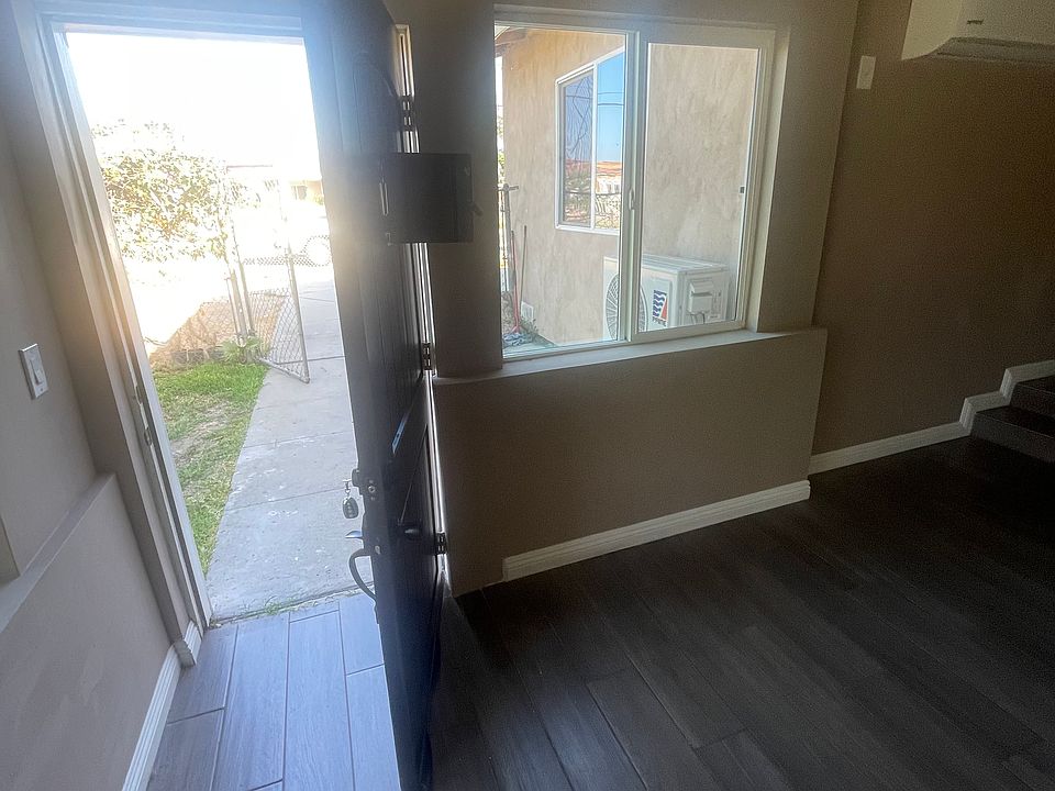 1st image of 516 S 3rd Ave