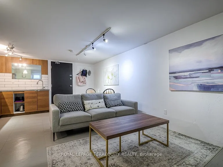 26A Scarlett Rd #BASEMENT — Photo 6