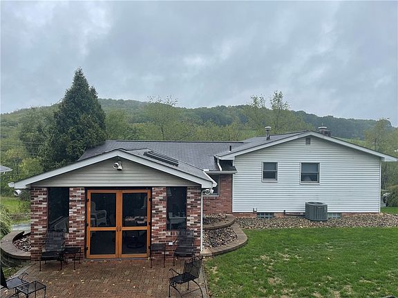 2nd image of 313 Pine Dr
