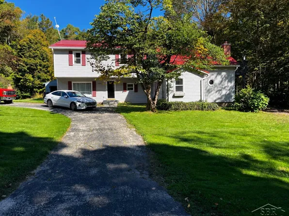 15009 Main St, Buchanan, MI 49107