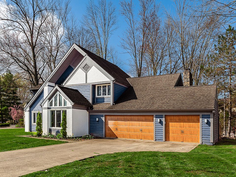 1st image of 239 Woodedge Cir E