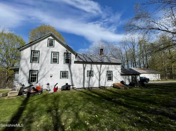 71 S Main St, Goshen, MA 01032