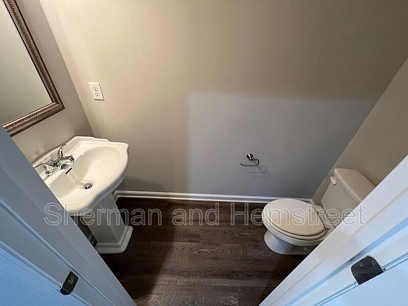 5th image of 672 Dobhill Ln