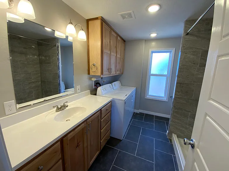 504 S Ave E — Photo 5