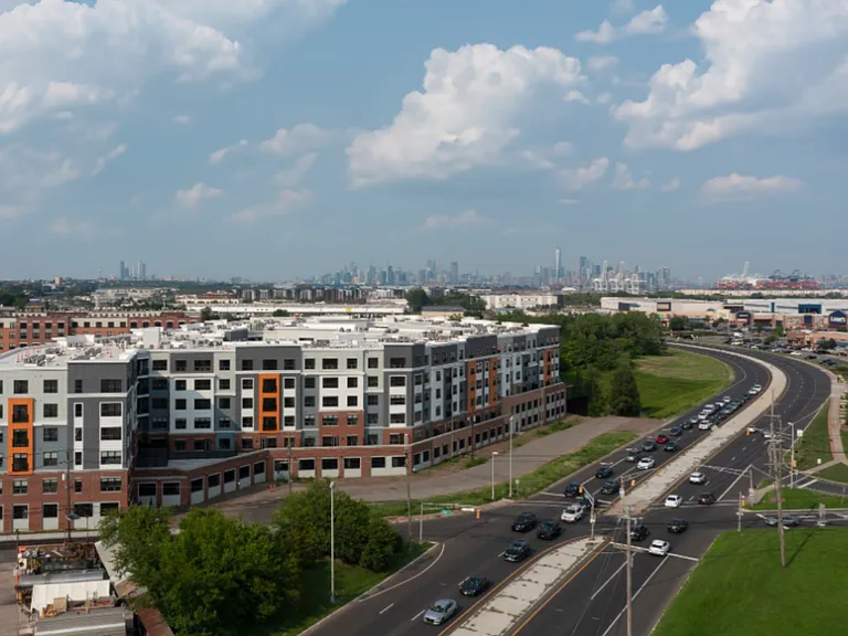 EDGE Apartments — Photo 44