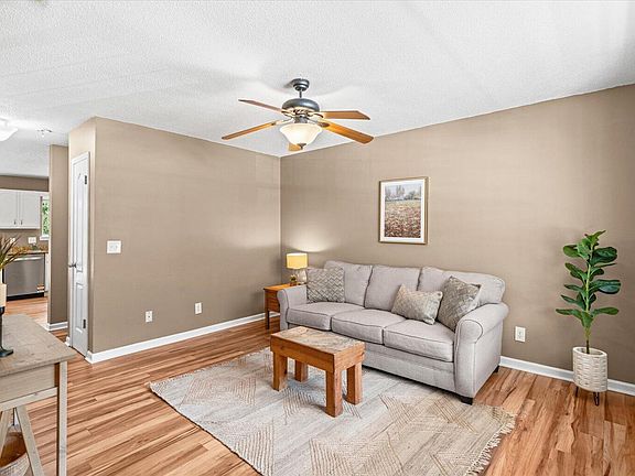 5th image of 1105 Brookwood Ln APT 23