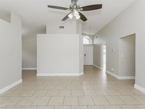5th image of 1414R Wakefield Dr