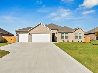 204 N Kit Kat Ct, Siloam Springs, AR 72761