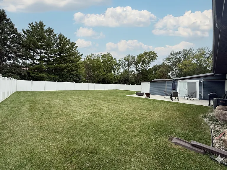 621 Cook St — Photo 2