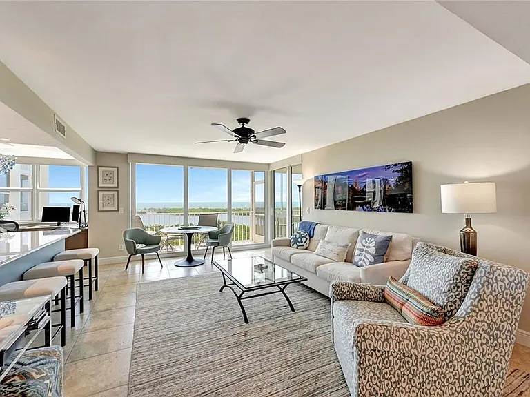 5550 Heron Point Dr #703 — Photo 2
