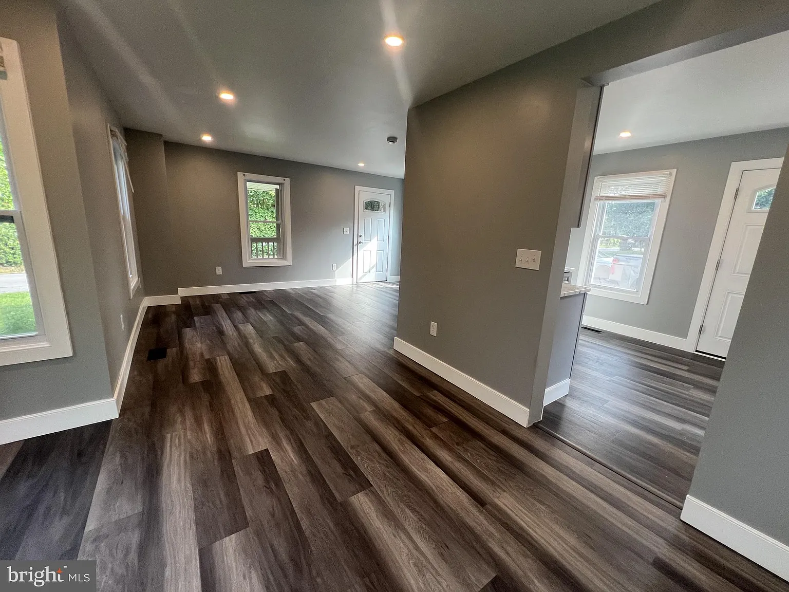 3 bed, 1.0 bath, 1467 sqft, $2,000 — Photo 4