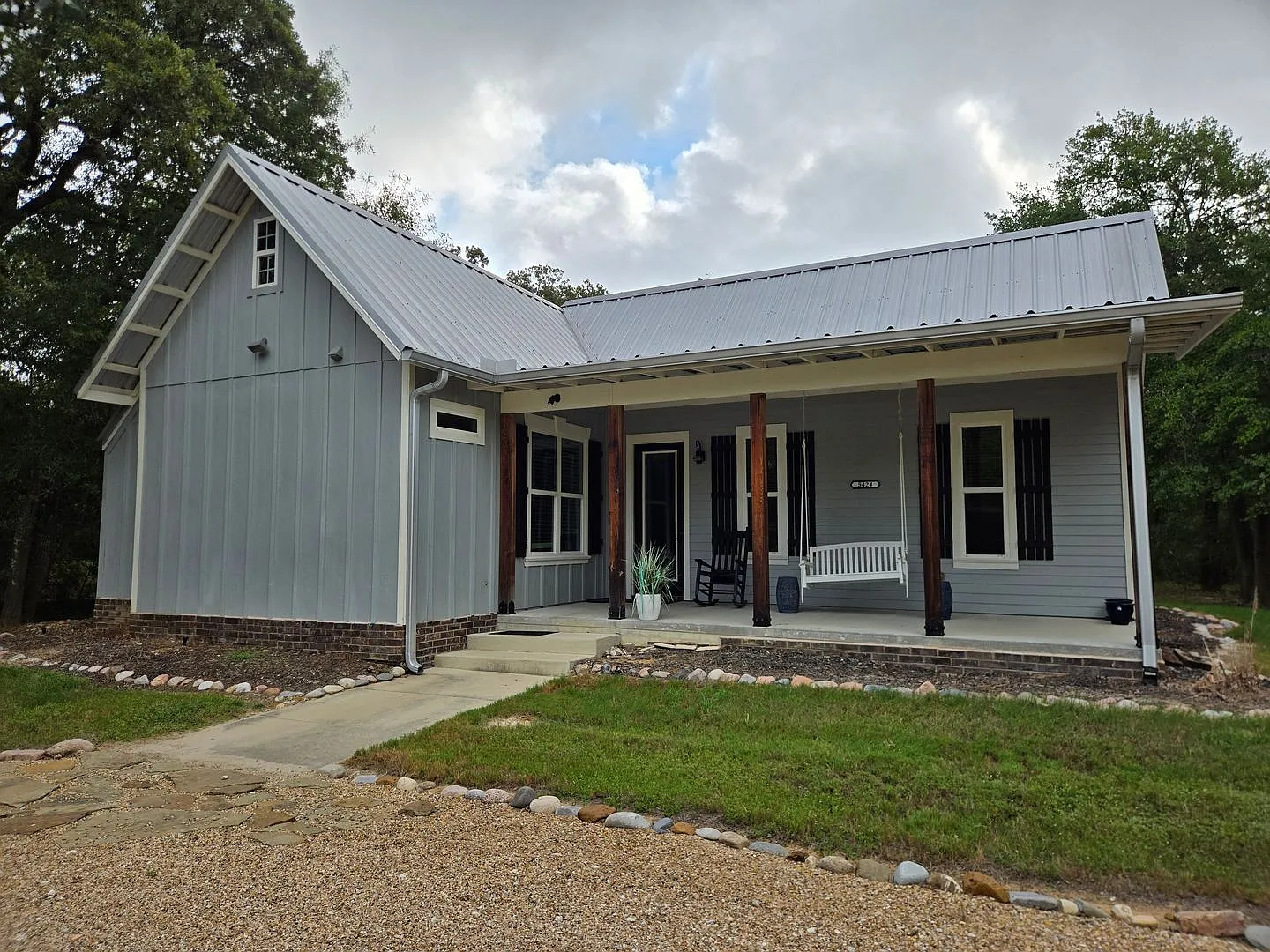 College Station (Karnes City Cottages) - 2 Bedroom - 2 Bath - House - West of Easterwood Airport — Photo 1