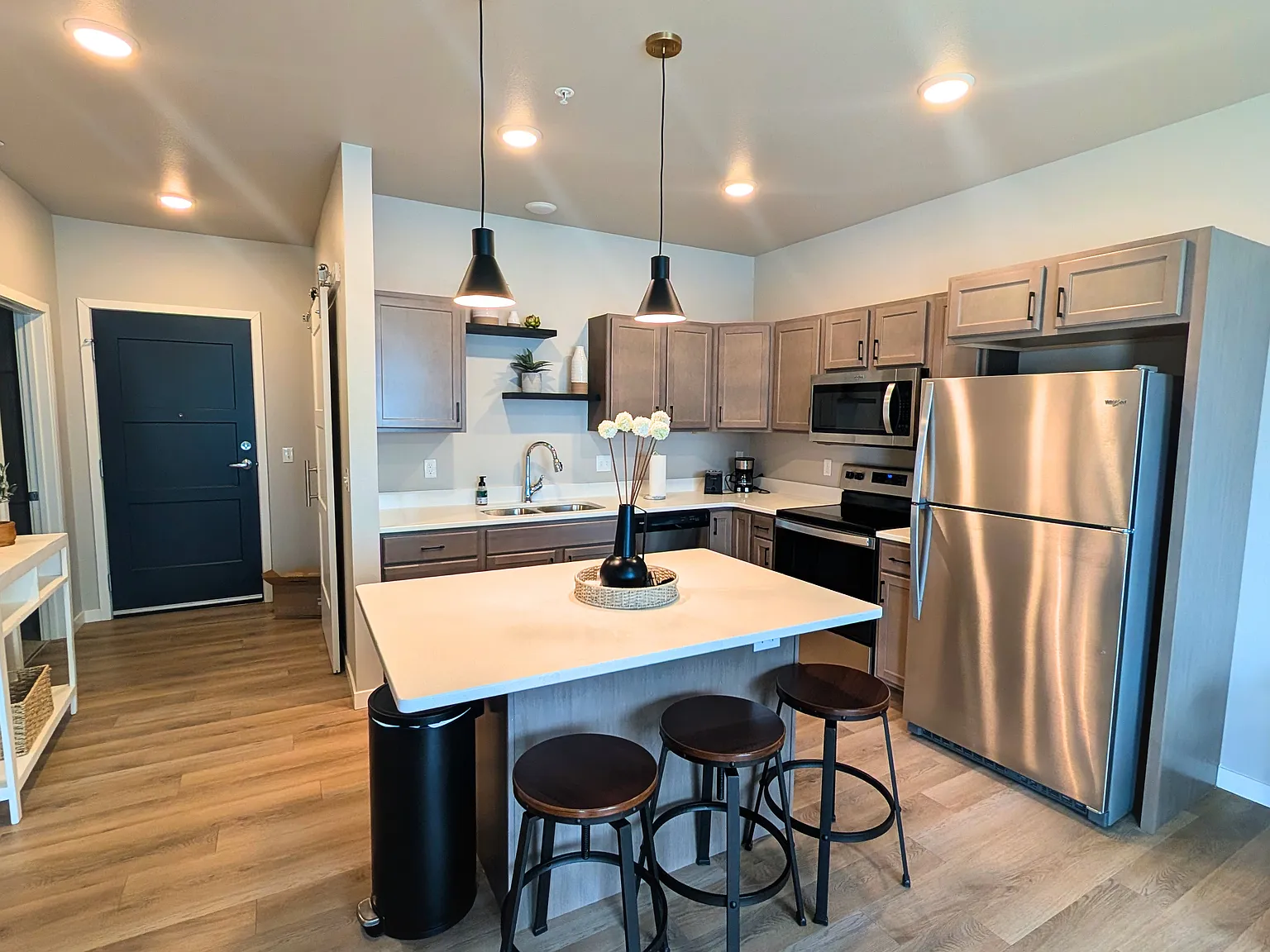 Carlson Place Apartments — Photo 3