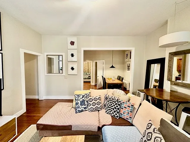 435 Hanover St #2B — Photo 6