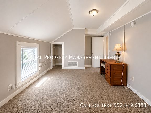 5th image of 412 Cedar St N APT 2